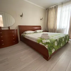 On Prospiekt Pobiedy 18 Киев
